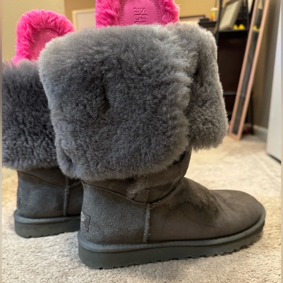 UGG Bailey Button Triplet II Boot - size 8 - FOLDABLE multiple ways to wear! - Picture 13 of 13